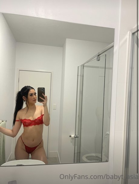 Tasia Hafenstein model erotic photo