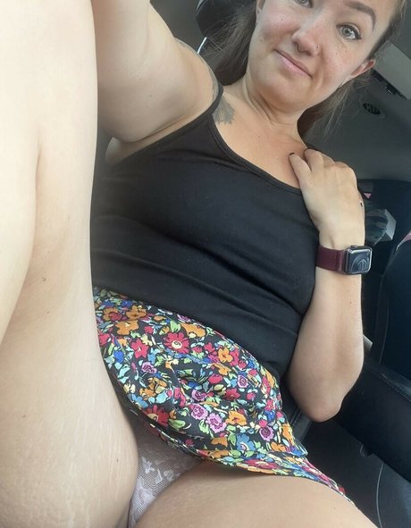 Xxxkhloekarter nude actress photos