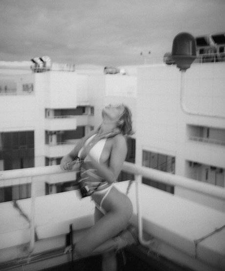 Ekrnw adult model pic