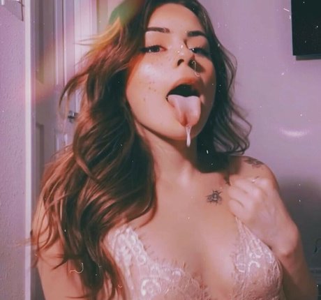 AliiceApple nice pornstar gallery