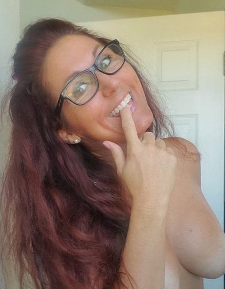 Milf Monie nudes model pic