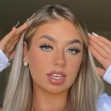 lyssthebrat pornstar nude images