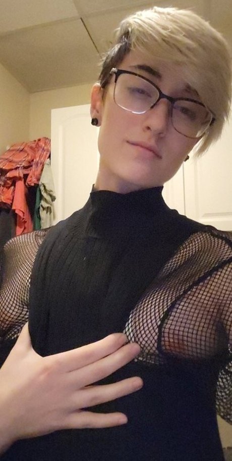 Apollo Fucker sex star pics