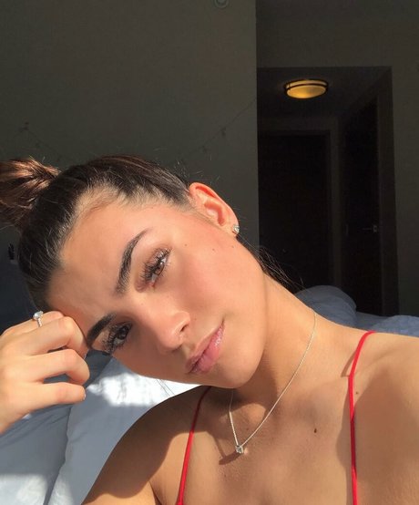 Kylie Manue naked actress pictures