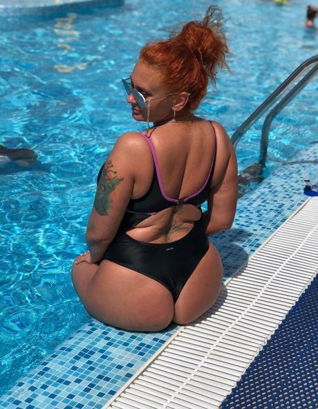 wide onlyfans naked images