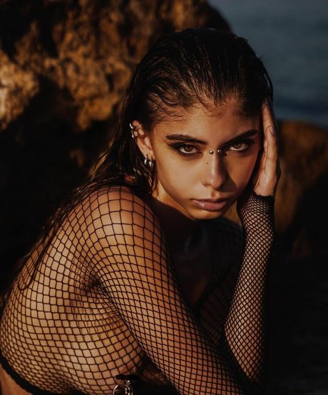 Georgiamariecox sexy star image