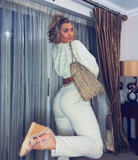 ass spread onlyfans pornos images