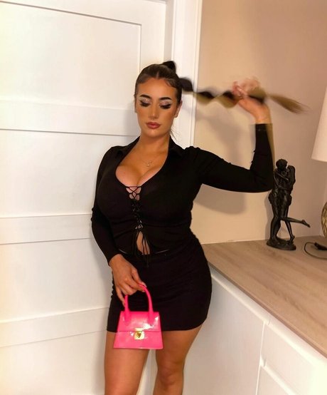 fingering pussy onlyfans pornos picture