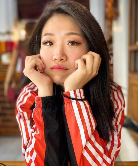 Bawnsai exclusive actress photo