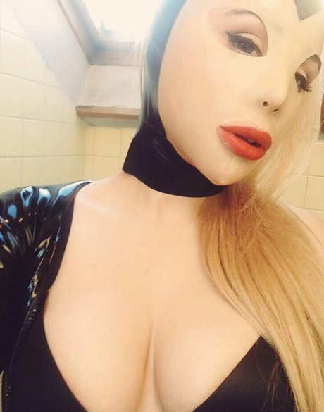 SophiaLarou perfect star galleries