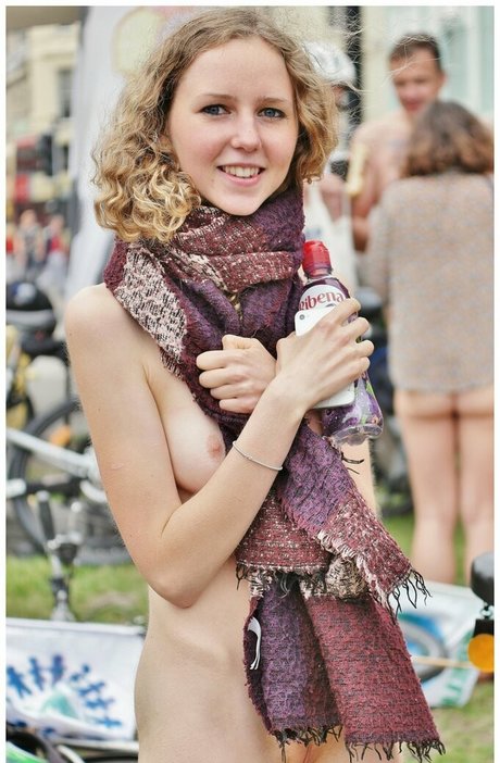 Alice Lushington model perfect img