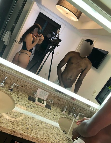 NeverSatisfiedXO porn model photo