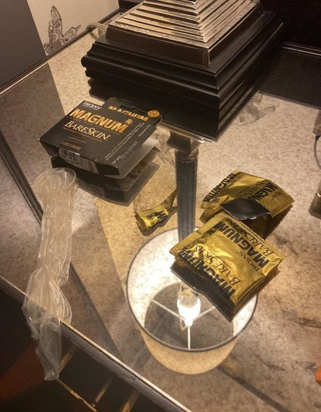 NeverSatisfiedXO pornstar free galleries