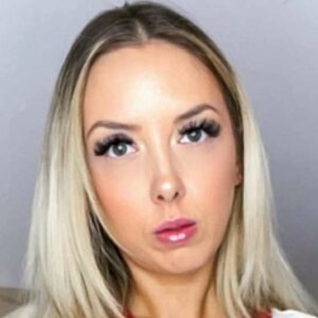 Laura Allie art actress pictures