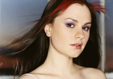 Anna Paquin exclusive star images