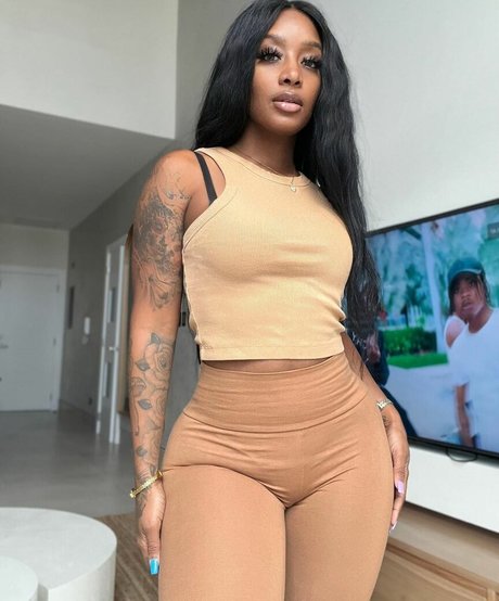 cathiimedialuna model art images