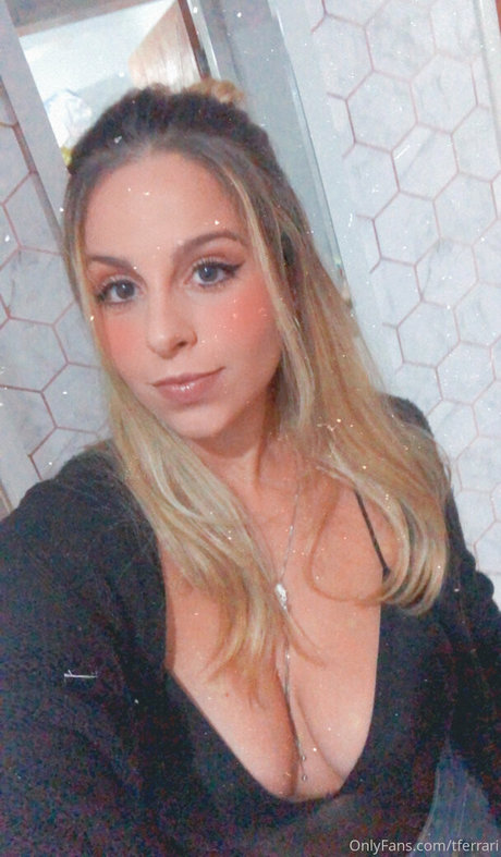 Thais Ferrari model sex pics