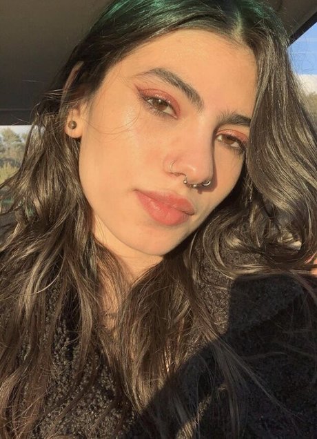 siinniister pretty star photos