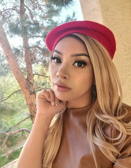 Mina Sin pretty actress img