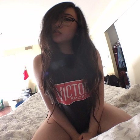 Hentai Waifu model free pic