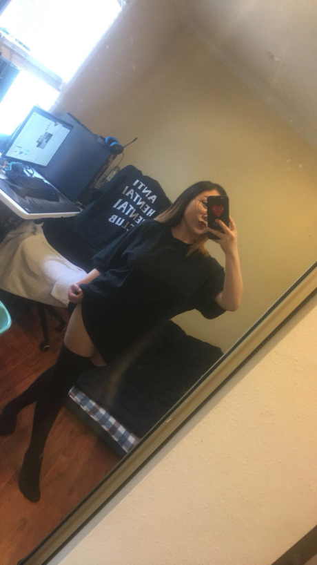 Hentai Waifu exclusive model images