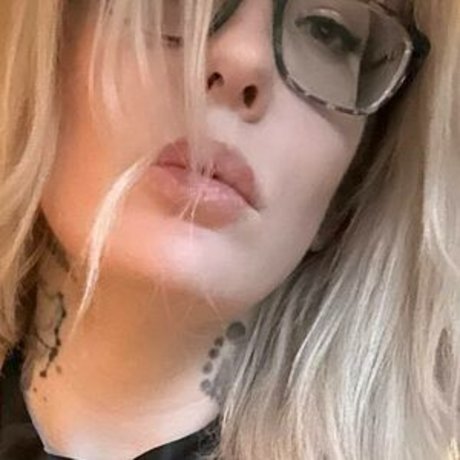 Karuna Satori_ art model picture