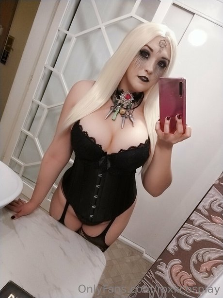 Roxii Cosplay beautiful pornstar pic