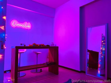 Queen Red star beautiful photos