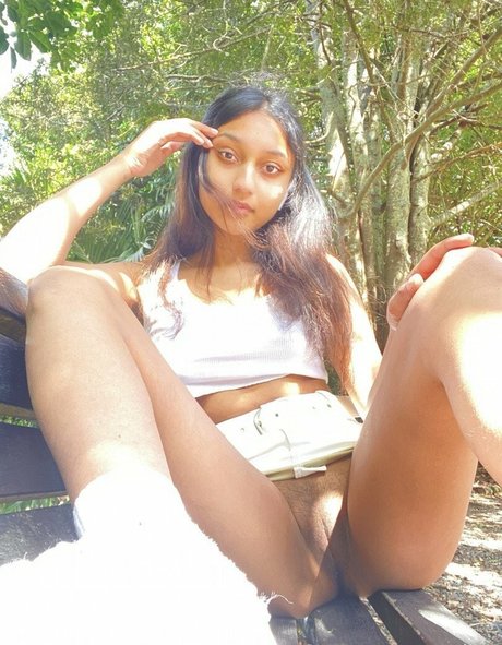 peachyneesh_ model pretty galleries