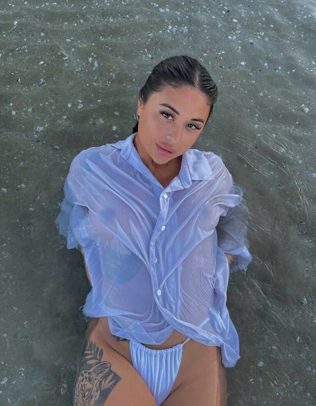 Bonnie Humps hd actress pics