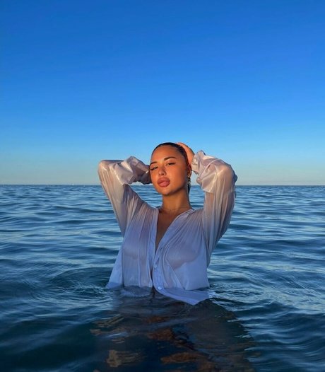 Bonnie Humps pornstar erotic gallery