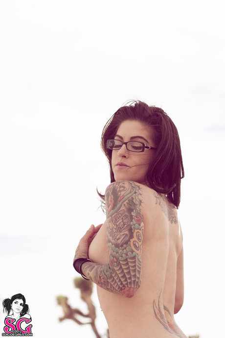 Olivia Black hd pornstar gallery