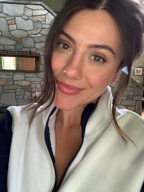 Adriana Mae star free img