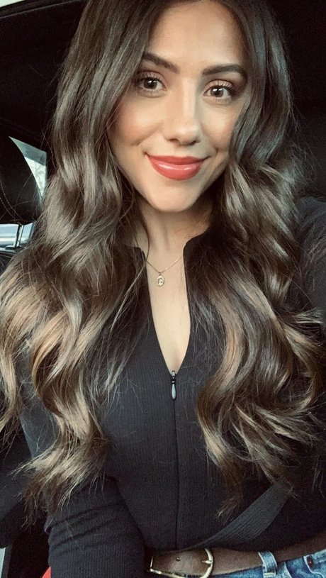 Adriana Mae pretty pornstar gallery