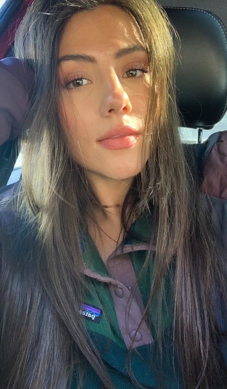 Adriana Mae exclusive star images