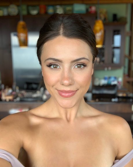 Adriana Mae free model picture