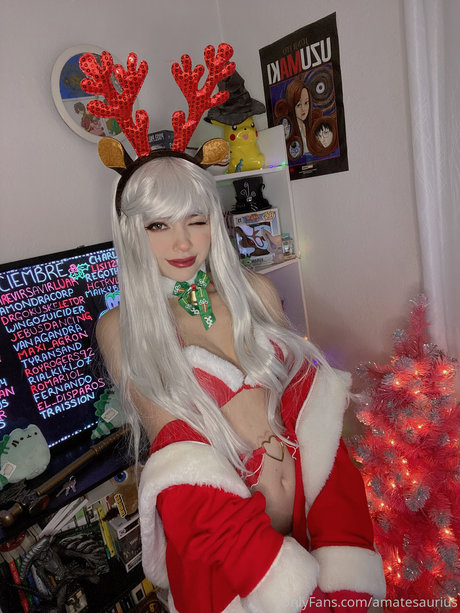 Amate Saurius star nude pics