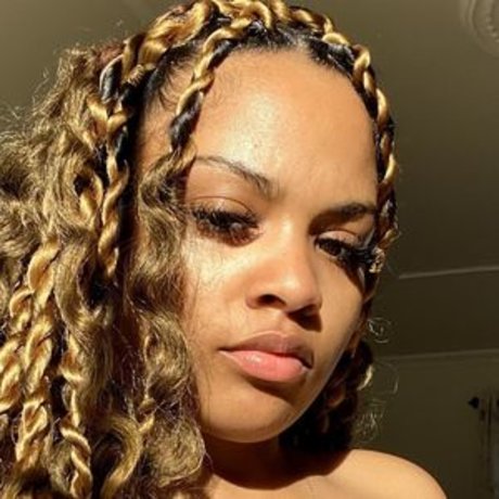 angvishh model hd img