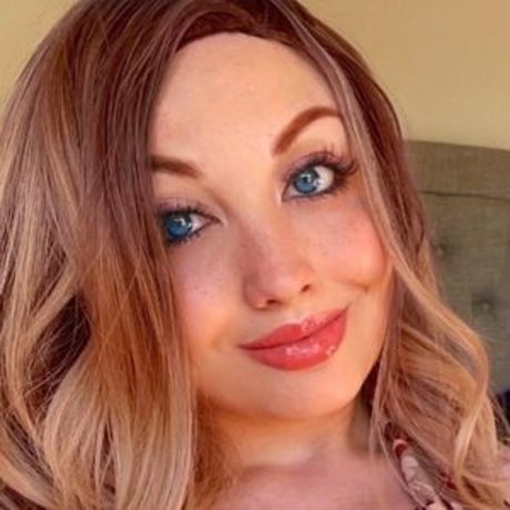 erineevee model porn pics