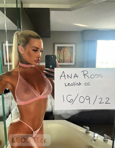 Elodie Baillargeon Roy model pretty image