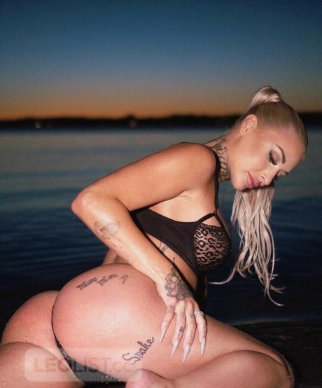 Elodie Baillargeon Roy exclusive actress photos