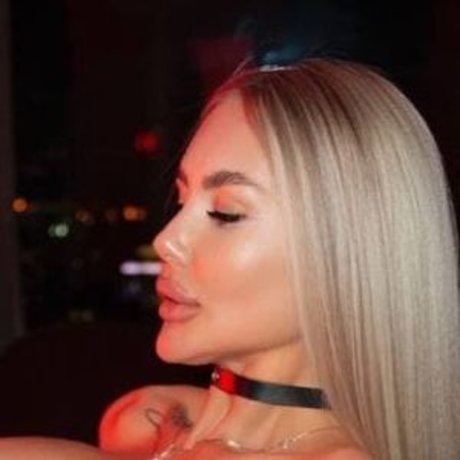 Georgia Simpson star free photos