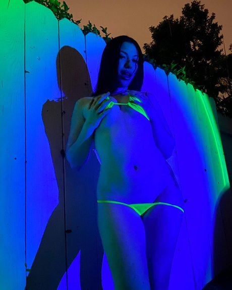 Hollyxobaby pornstar adult images