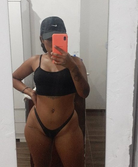 Giovanna Santos model nice picture