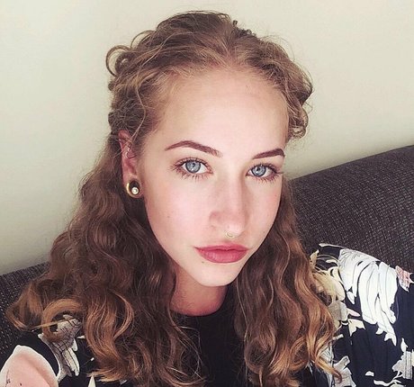 old lady onlyfans art naked picture