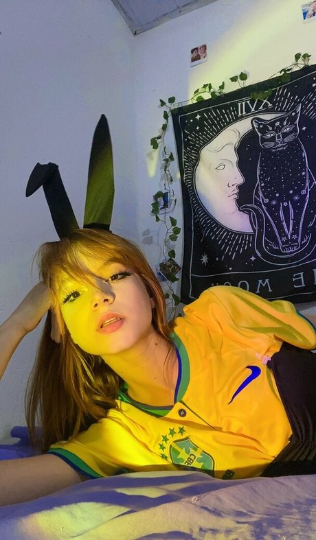 Veevtr hot model pic