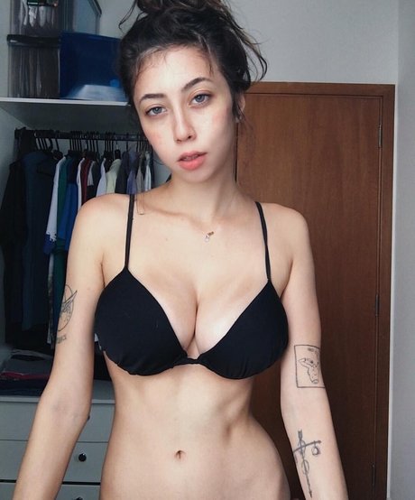 Trizpac actress photo