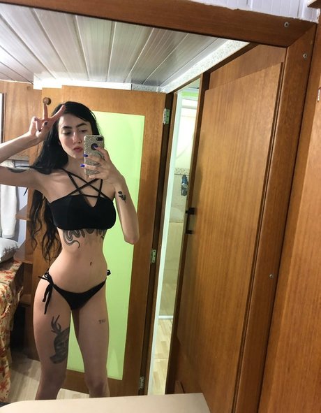 Trizpac pornstar naked image