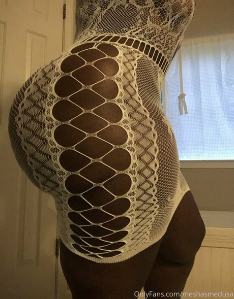 MeshasMedusa erotic pornstar image