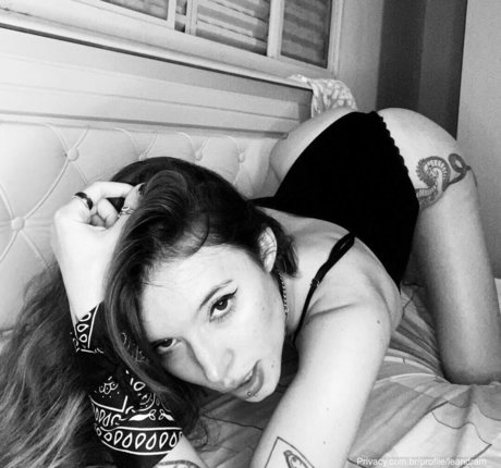Leandram_ model hot images